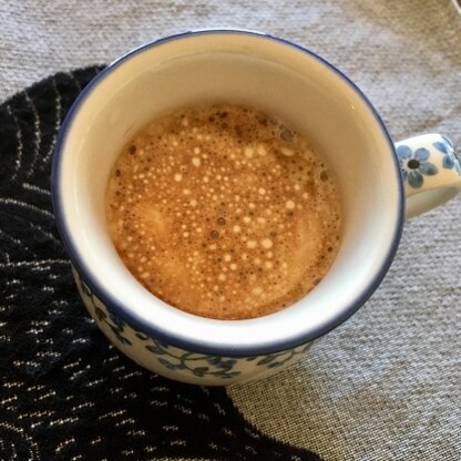 ダルゴナコーヒー試してみました♪いつものコーヒー牛乳より美味しい٩(๑❛ᴗ❛๑)۶娘にもコーヒー少なめ、アイスで作ってみようと思います✨